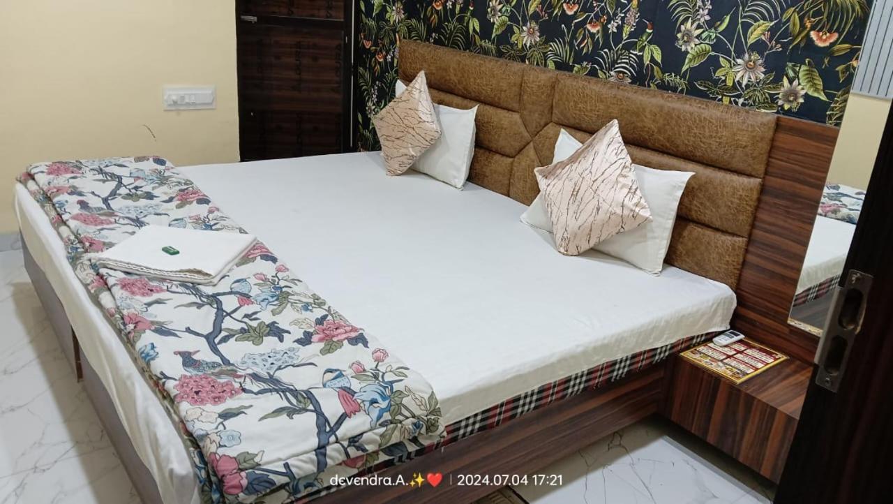 Hotel Ganga Sagar Ujjain Exteriör bild