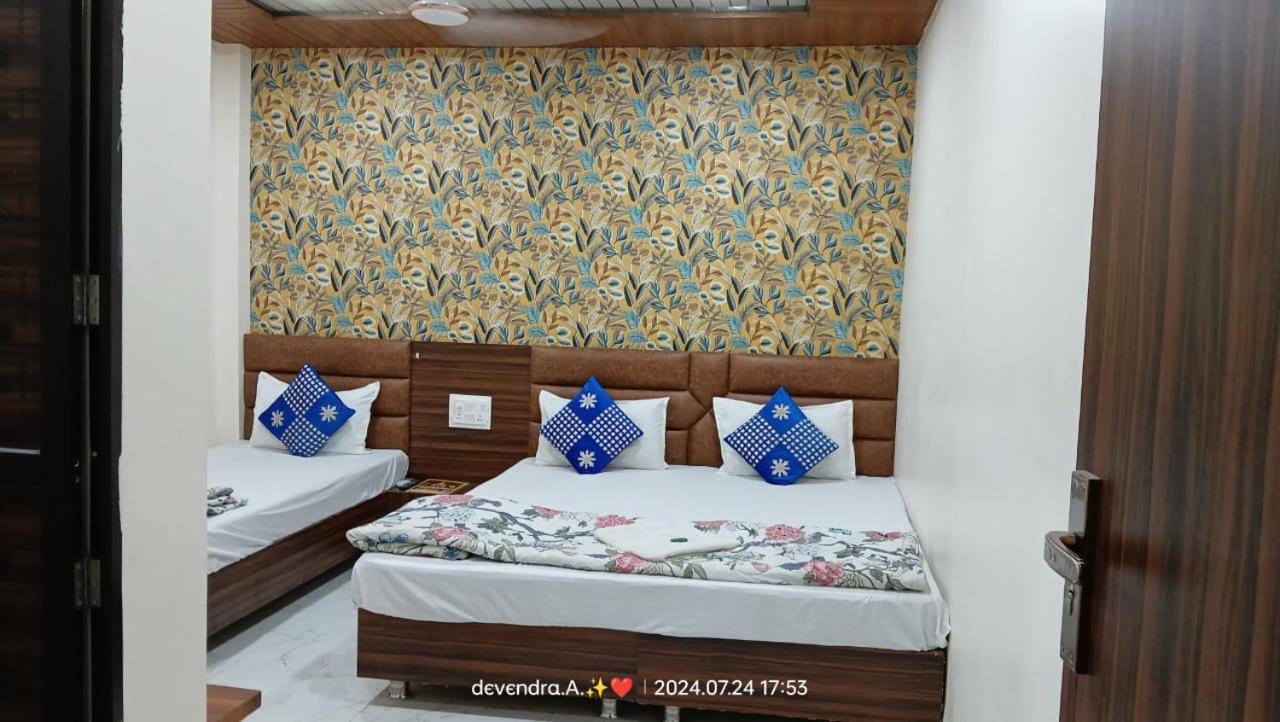 Hotel Ganga Sagar Ujjain Exteriör bild