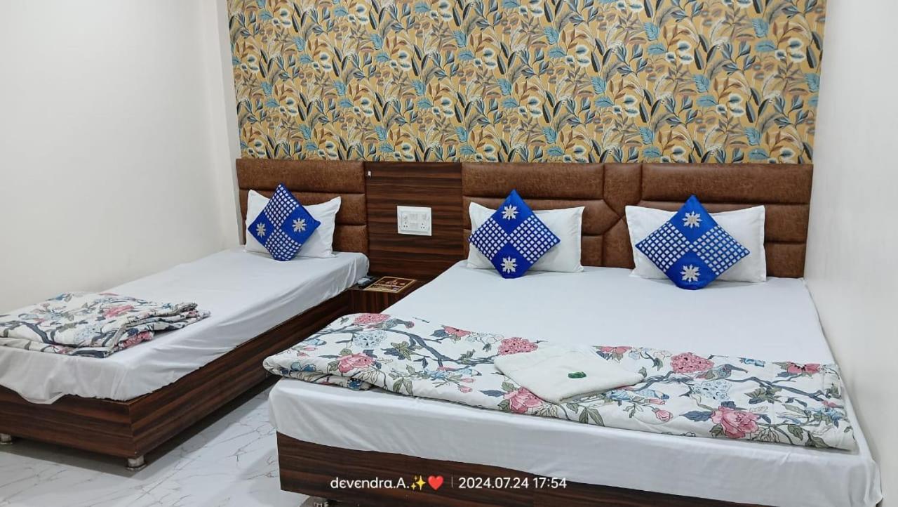 Hotel Ganga Sagar Ujjain Exteriör bild