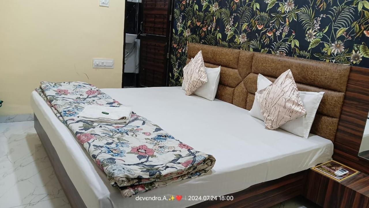 Hotel Ganga Sagar Ujjain Exteriör bild