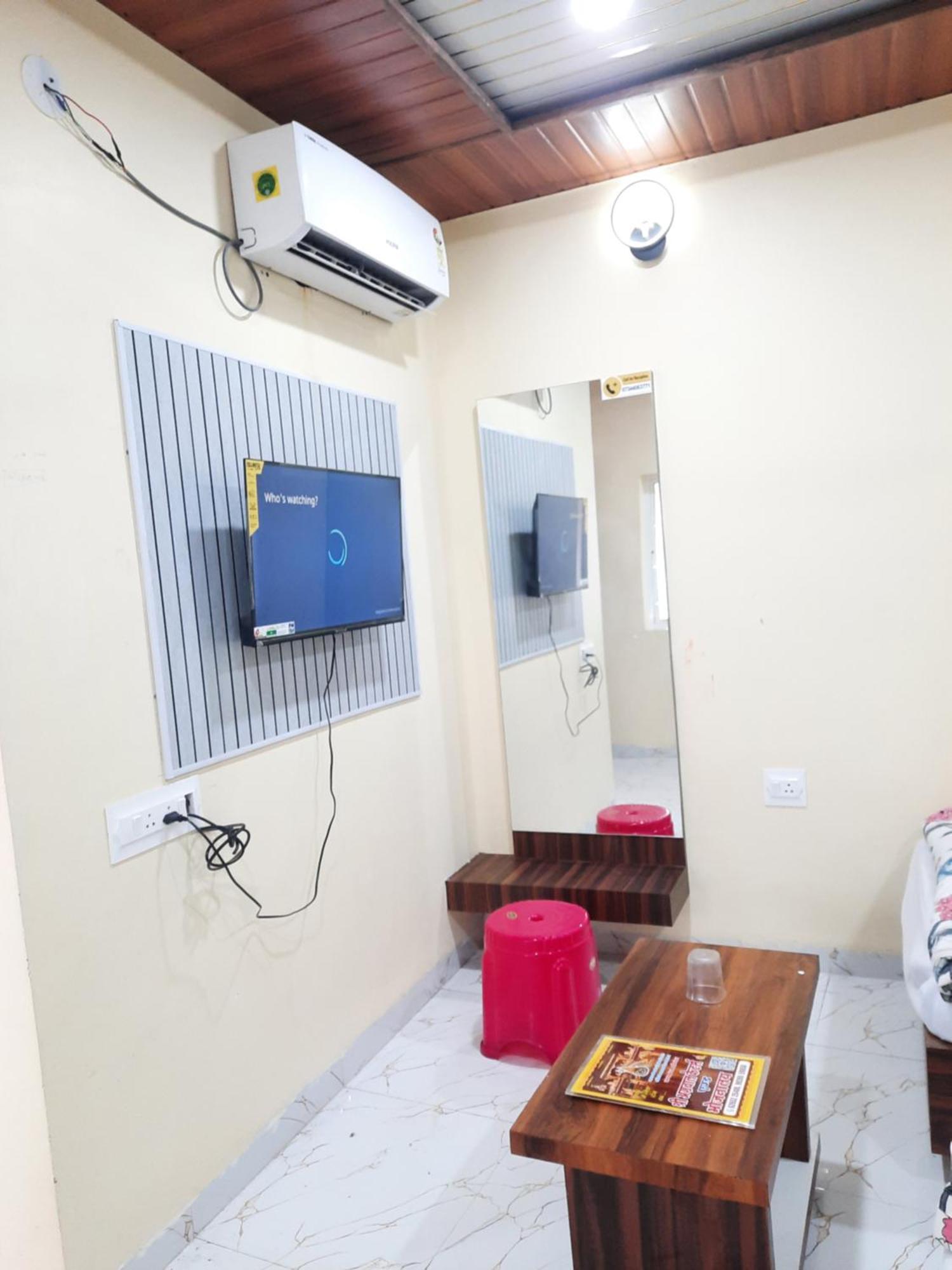 Hotel Ganga Sagar Ujjain Exteriör bild
