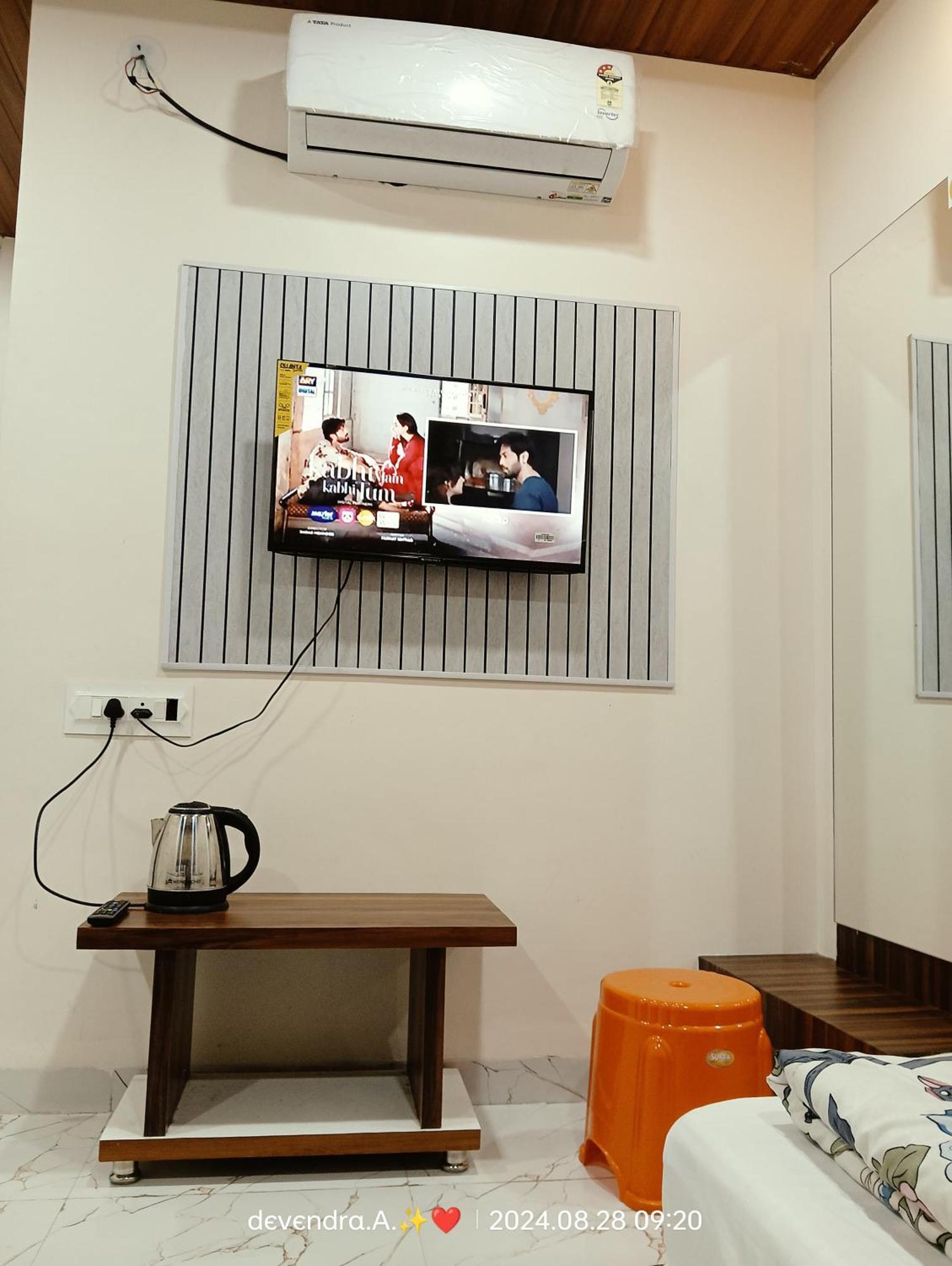Hotel Ganga Sagar Ujjain Exteriör bild